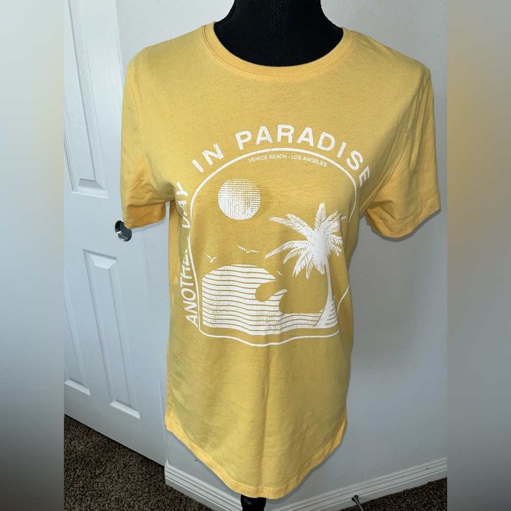 Goodfellow & Co. “Another Day in Paradise” Graphic Tee | Yellow | Men’s